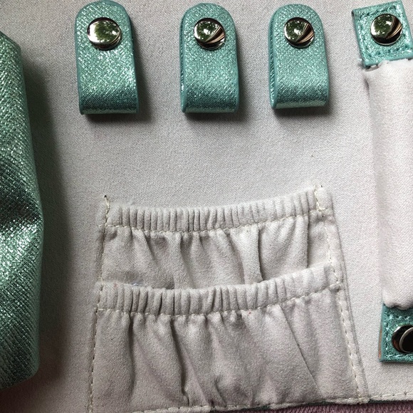 💚💚 Shimmering Mint Green Jewelry Roll 💚💚 - Picture 13 of 13